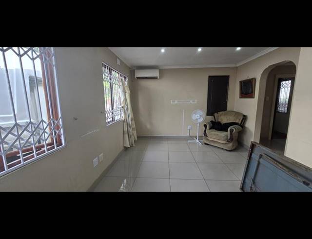 3 BEDROOM PROPERTY TO RENT IN OVERPORT